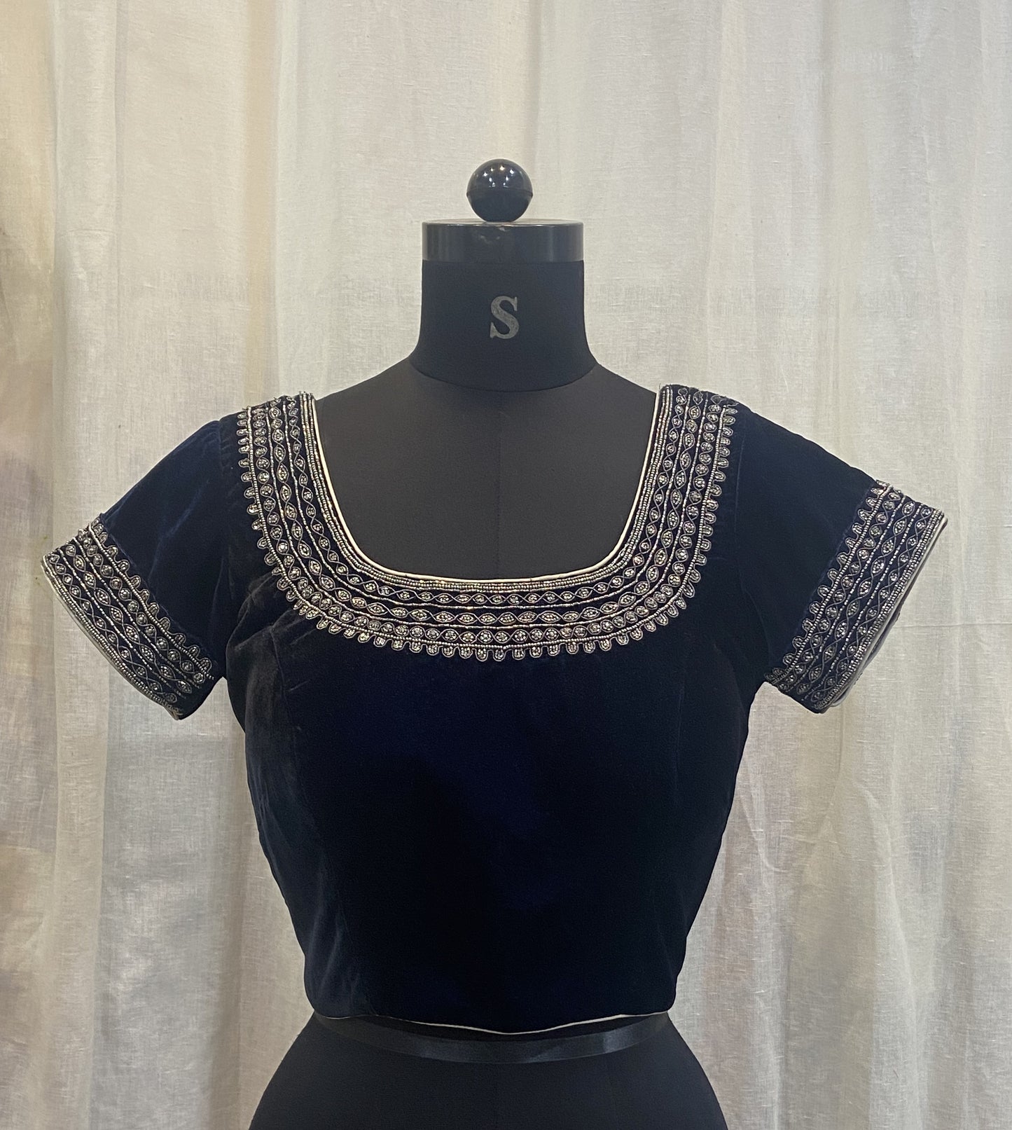 VELVET BLOUSE - BLUE