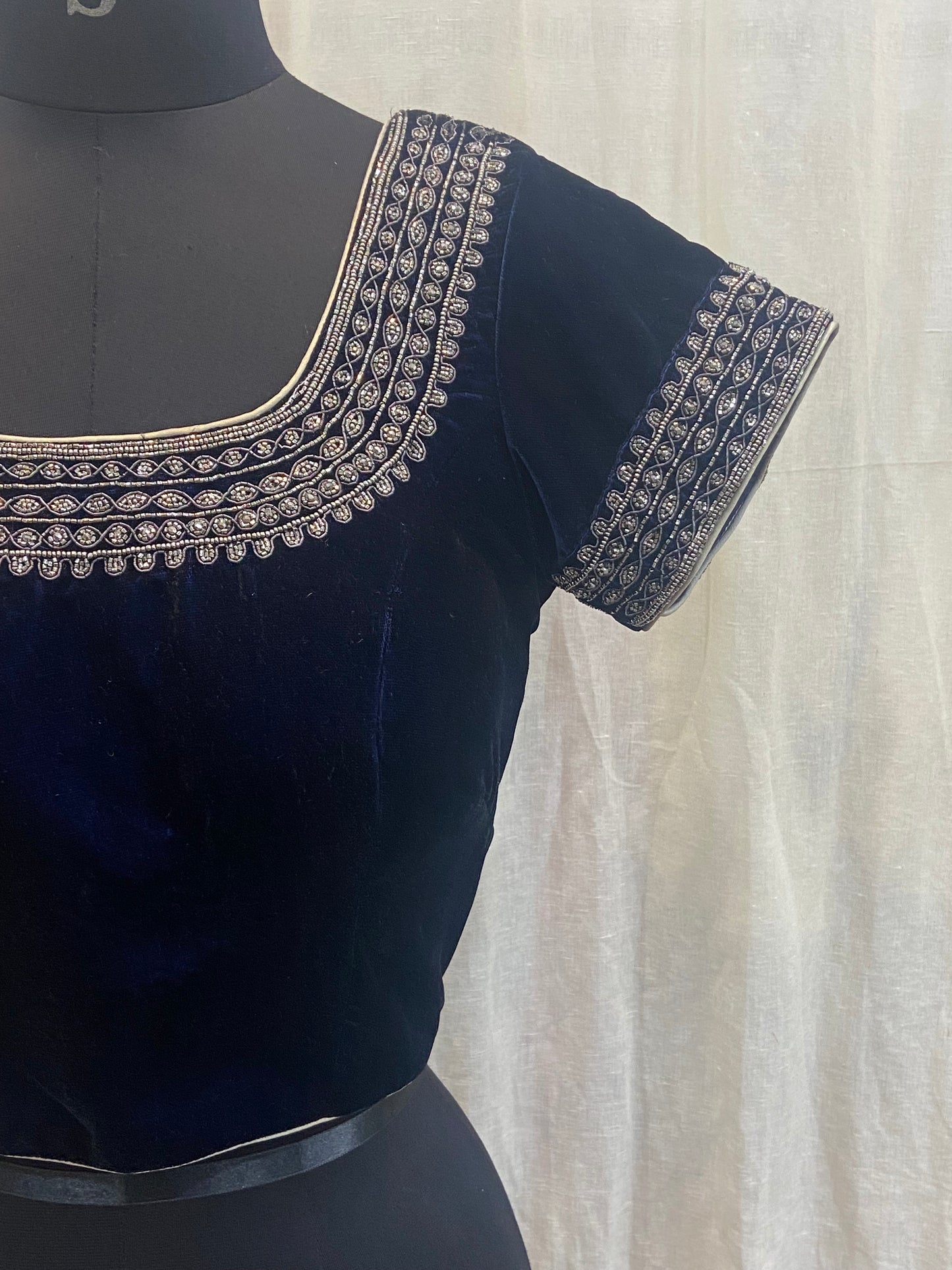 VELVET BLOUSE - BLUE
