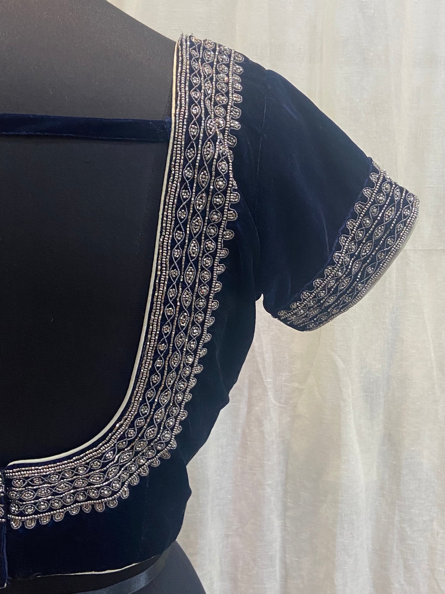 VELVET BLOUSE - BLUE