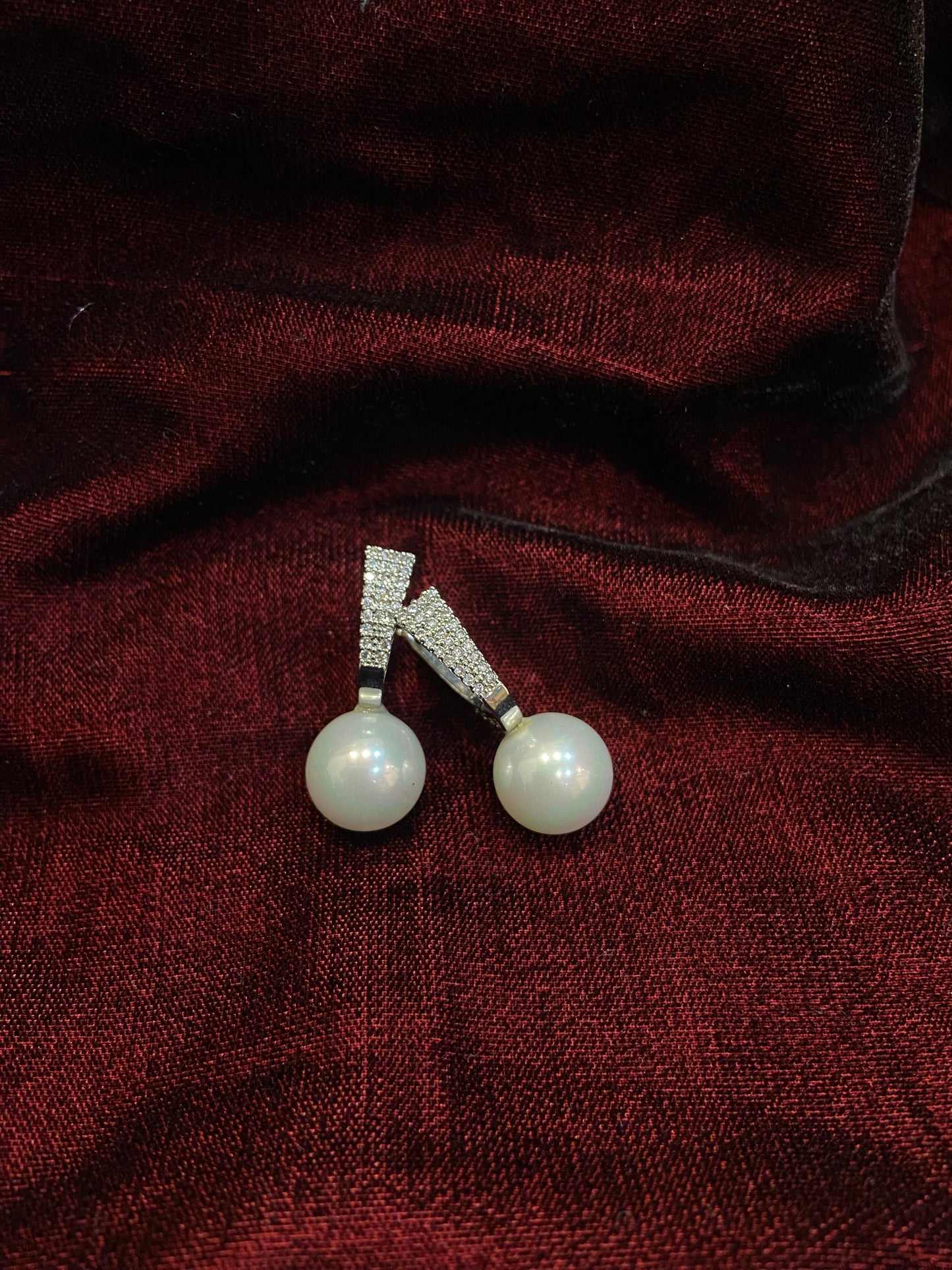 PEARL EARRINGS