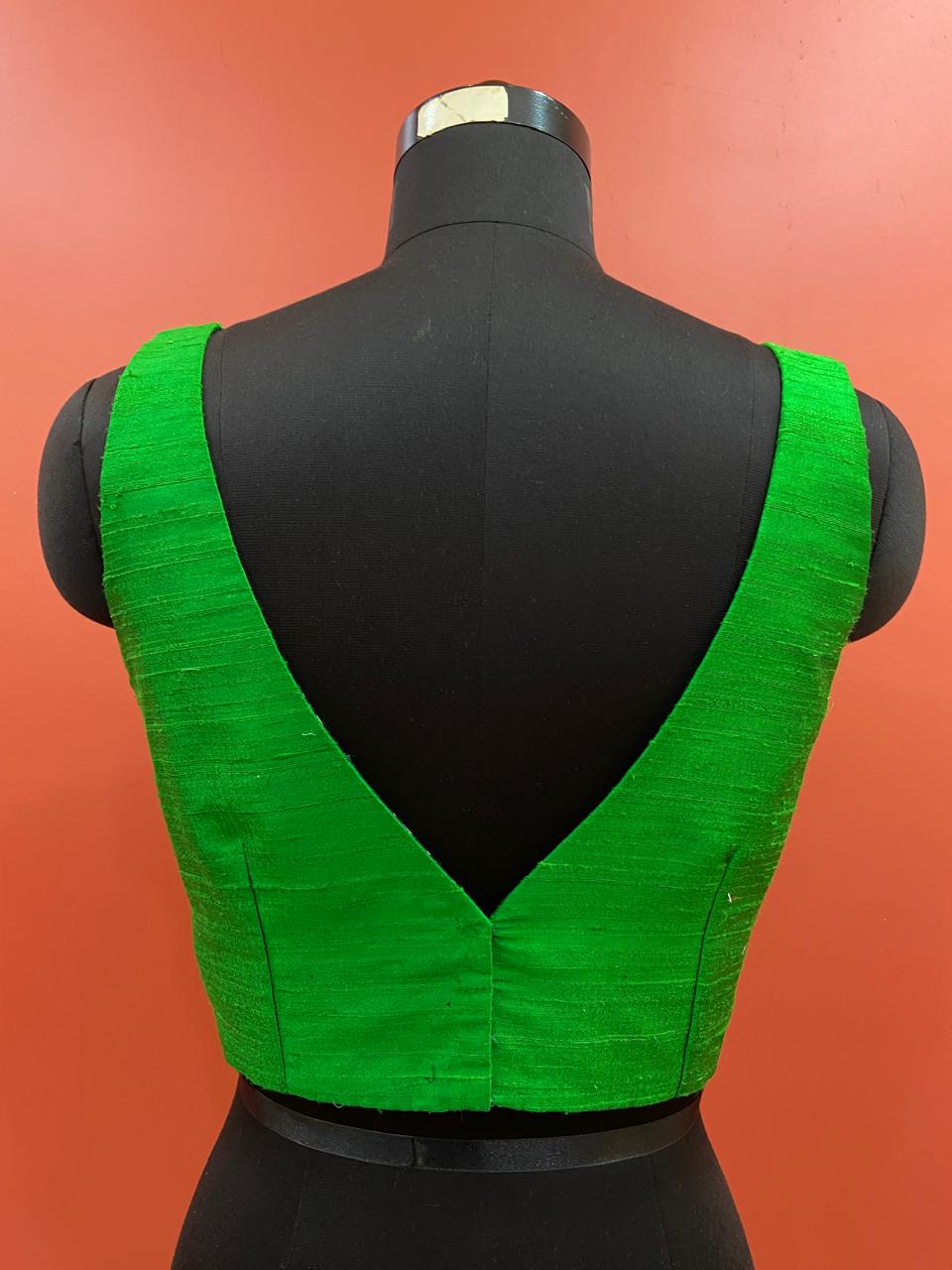 SILK SLEEVELESS BLOUSE