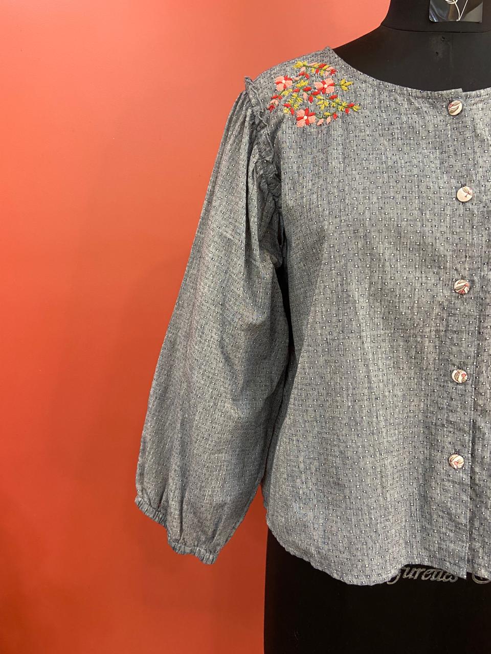 LOOSE FIT TOP