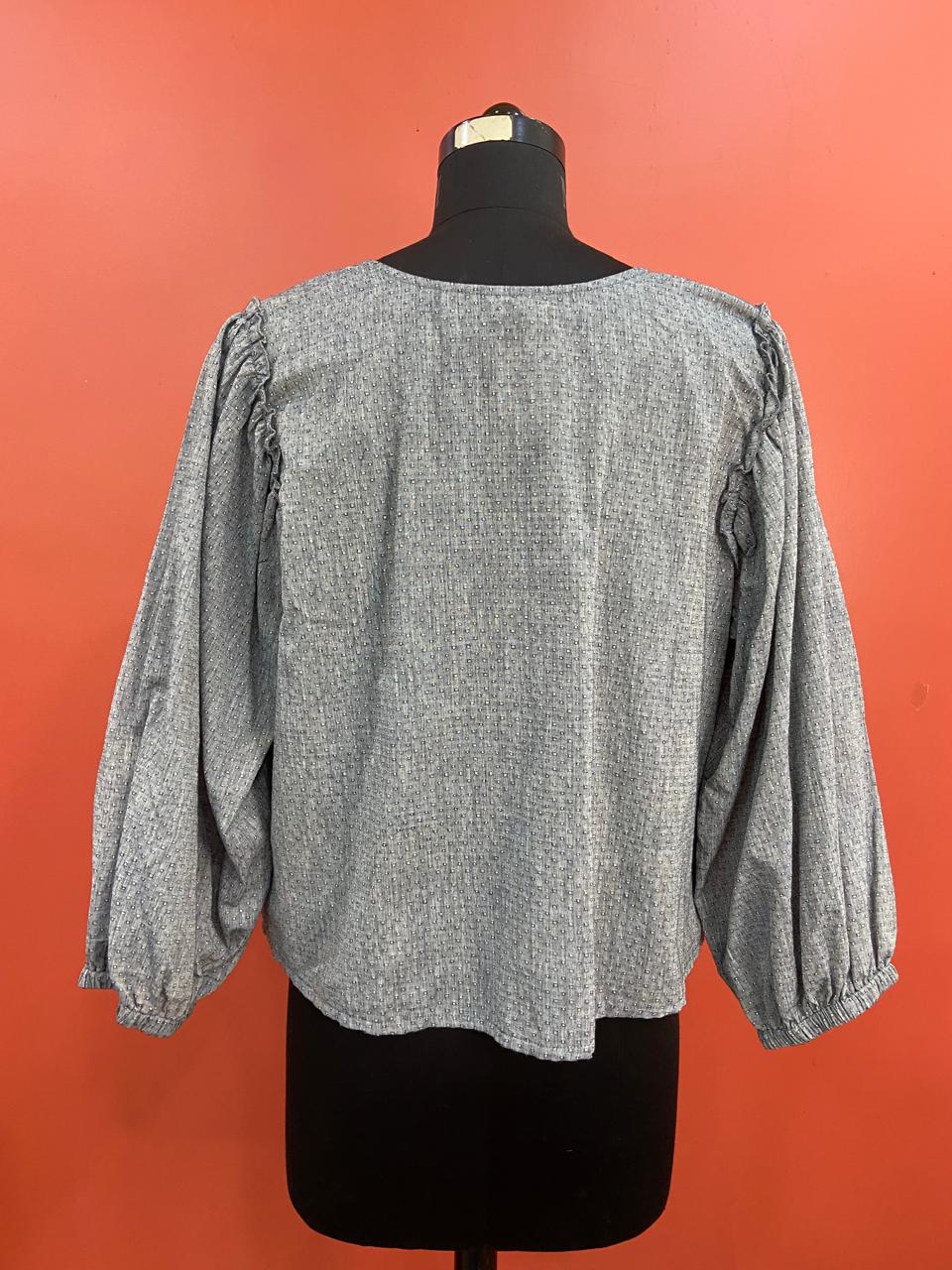 LOOSE FIT TOP