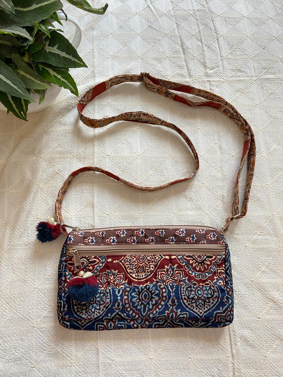 SLING BAG