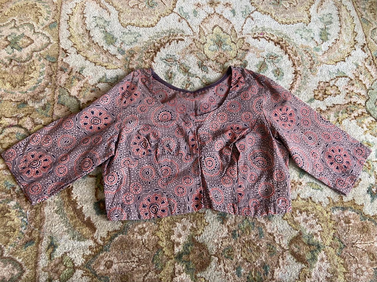BLOUSE