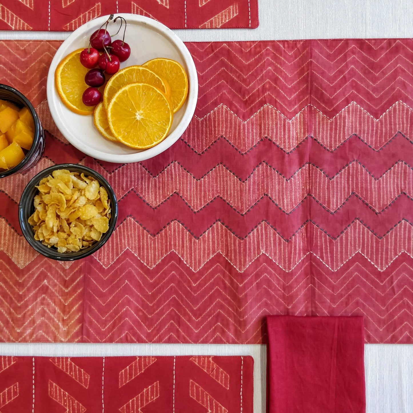 TABLE LINENS (set of 19 pcs)
