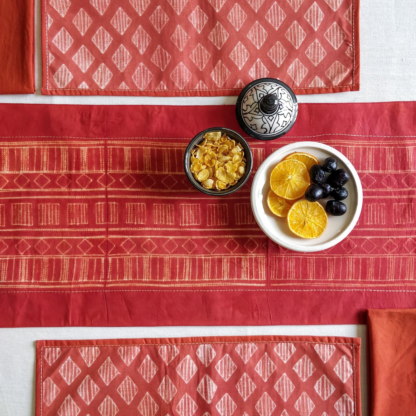 TABLE LINENS (set of 19 pcs)
