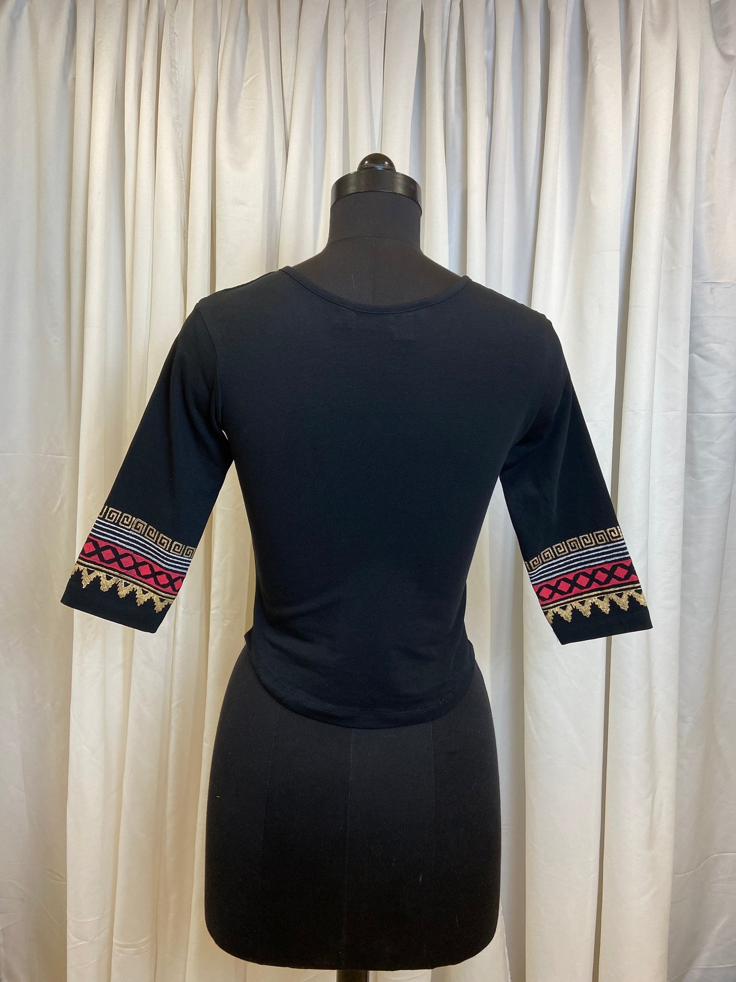 BLOCK PRINTED T-SHIRT - BLACK