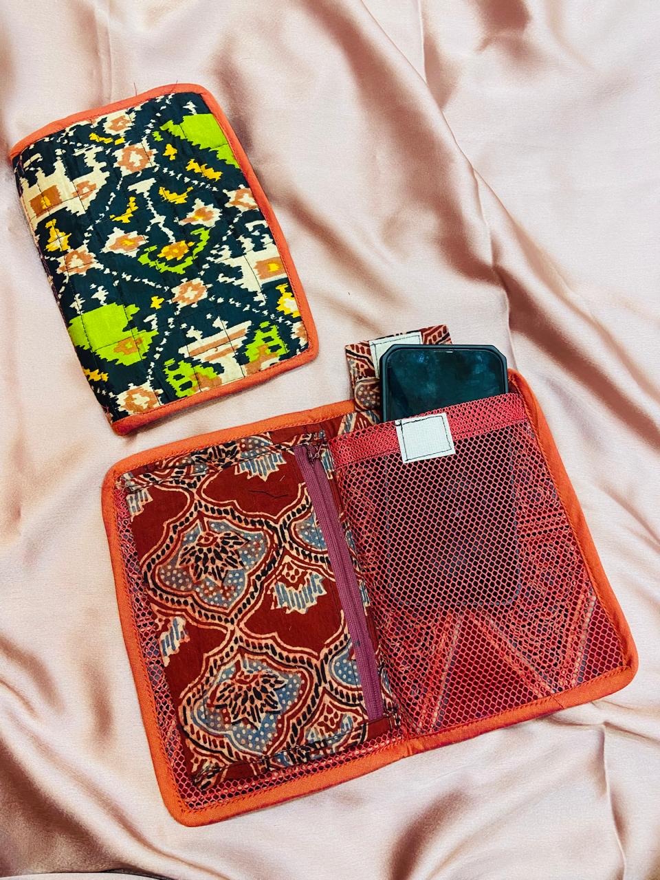 MOBILE POUCH