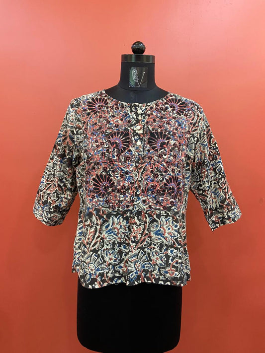 LOOSE FIT TOP