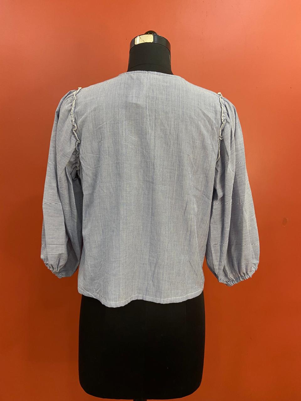 LOOSE FIT TOP