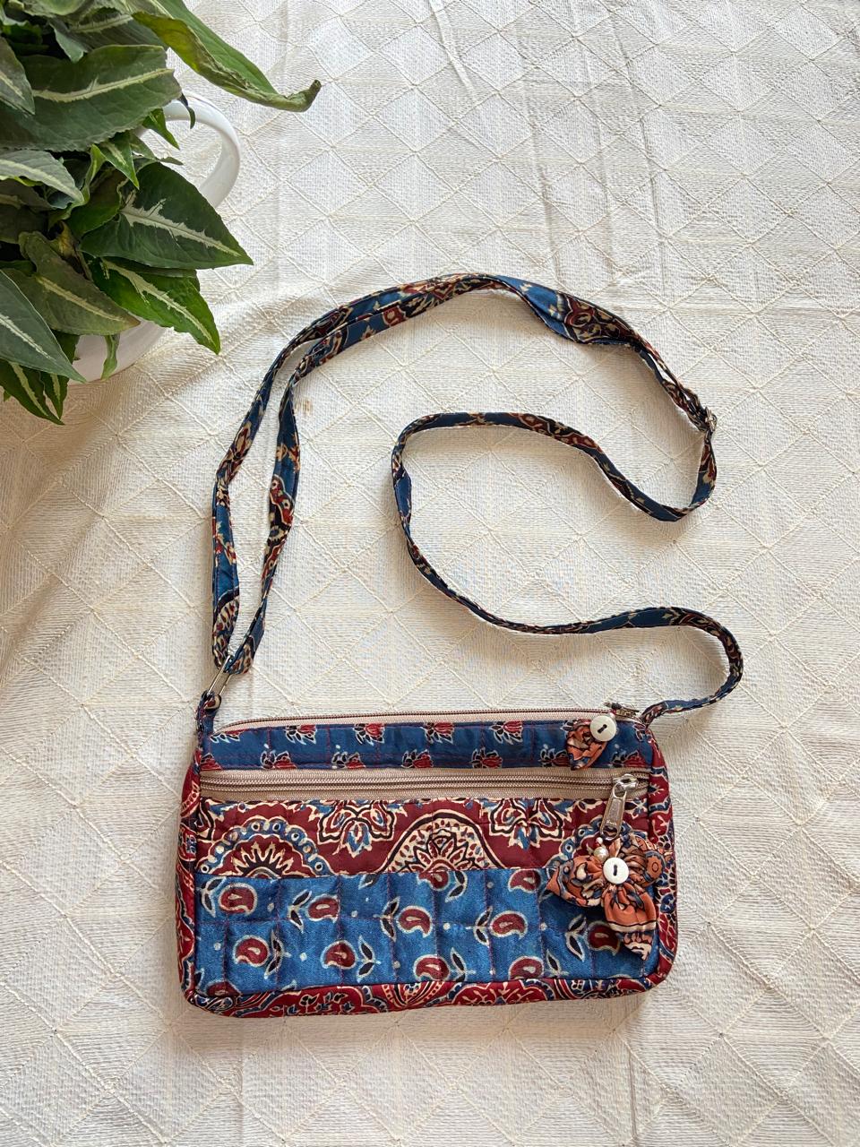 SLING BAG