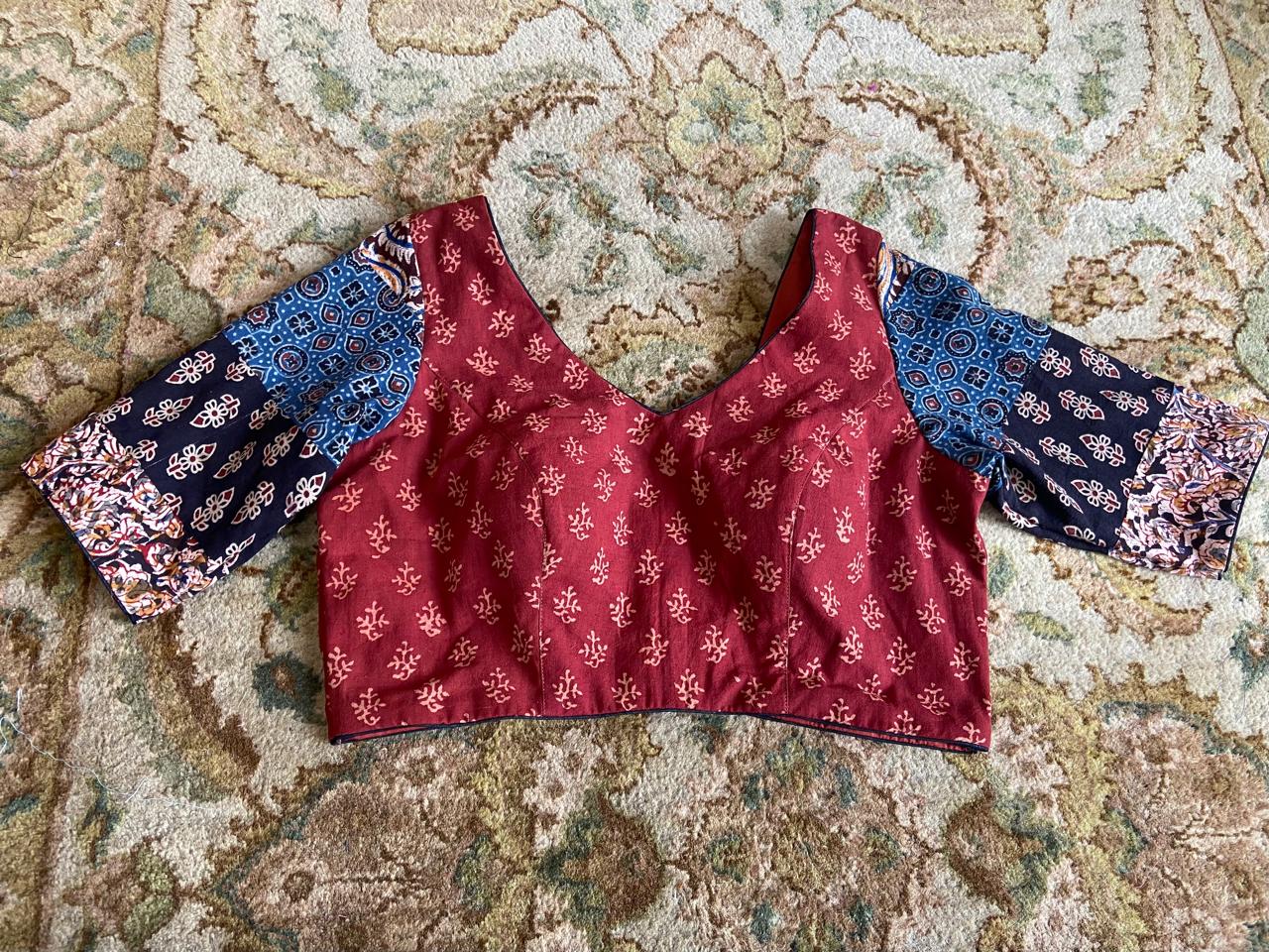 BLOUSE