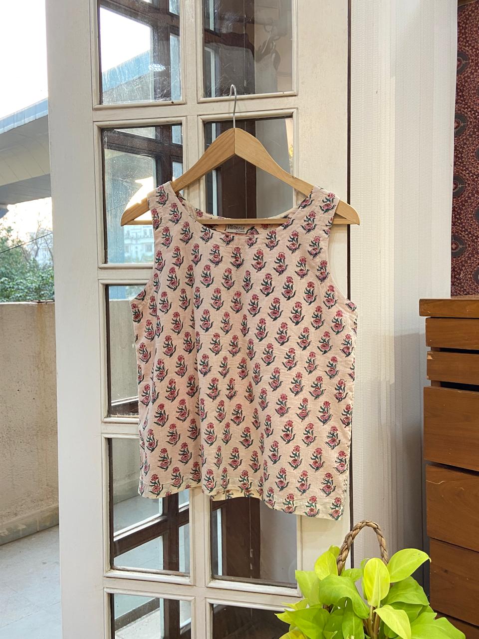 LOOSE FIT TOP