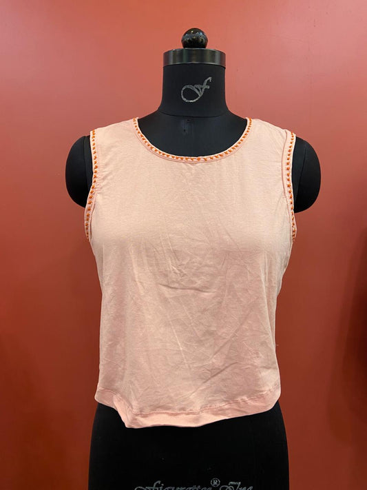 SLEEVELESS TSHIRT