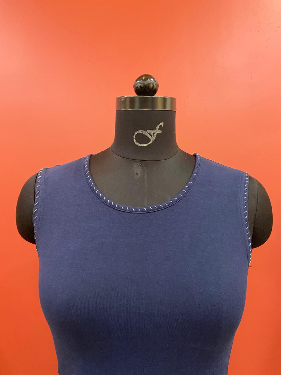 SLEEVELESS TSHIRT
