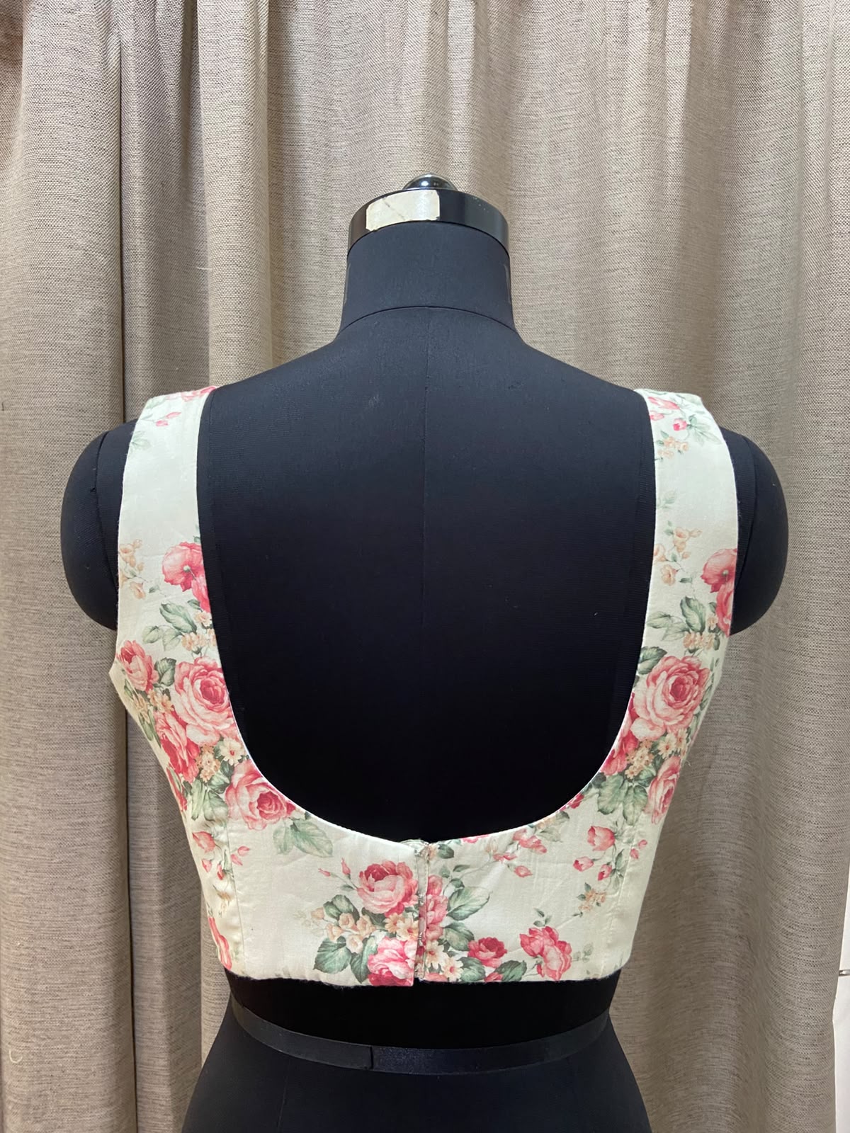 Sleeveless blouse