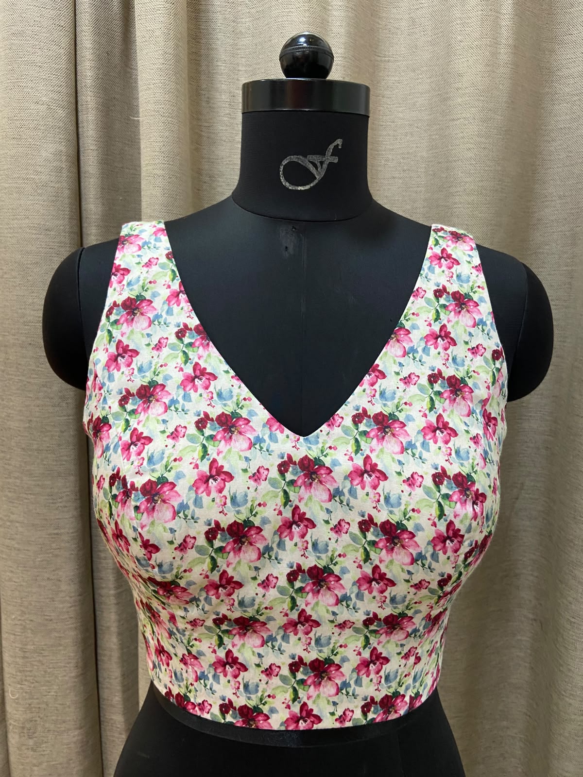 Sleeveless blouse