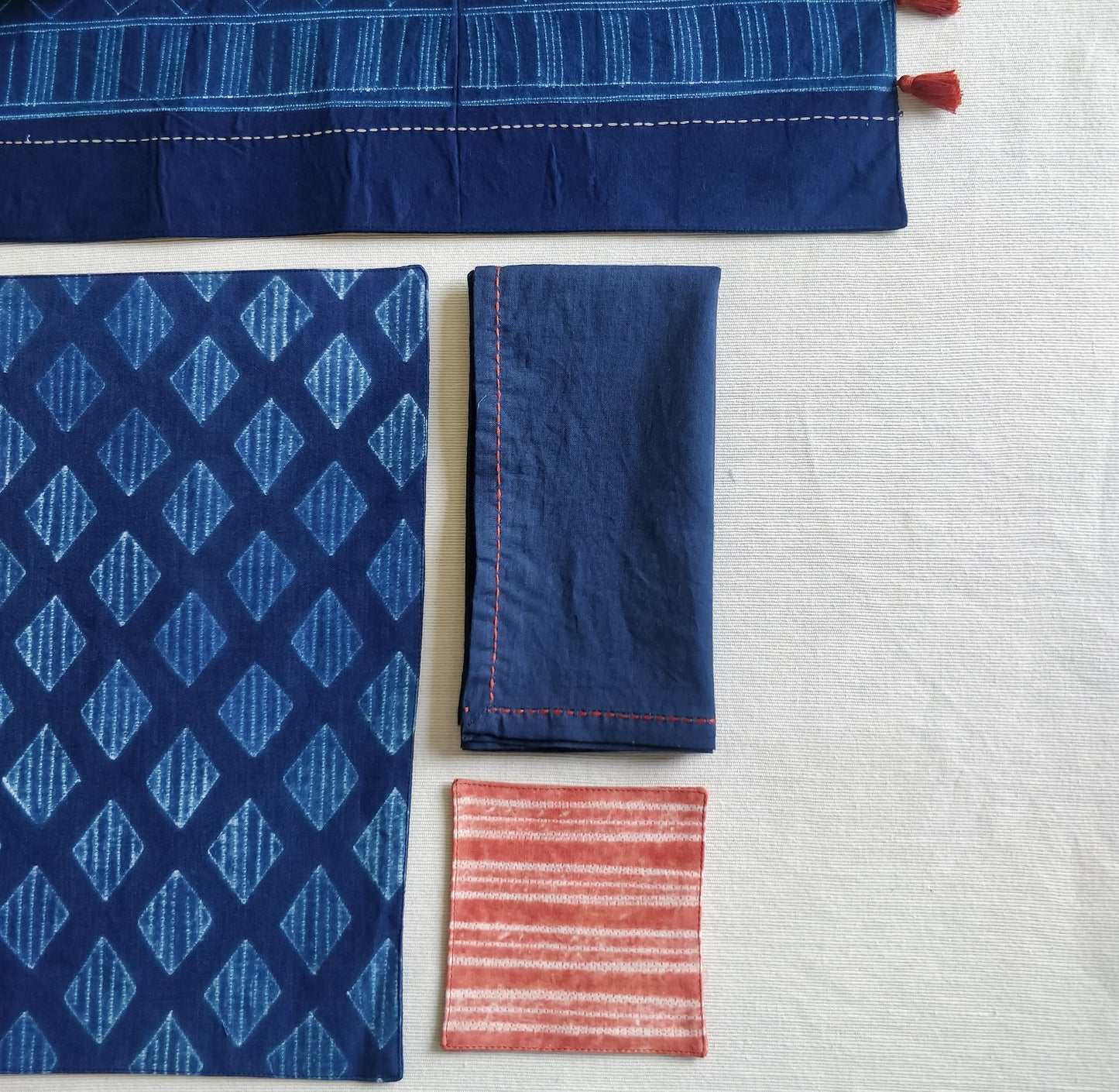 TABLE LINENS (set of 19 pcs)